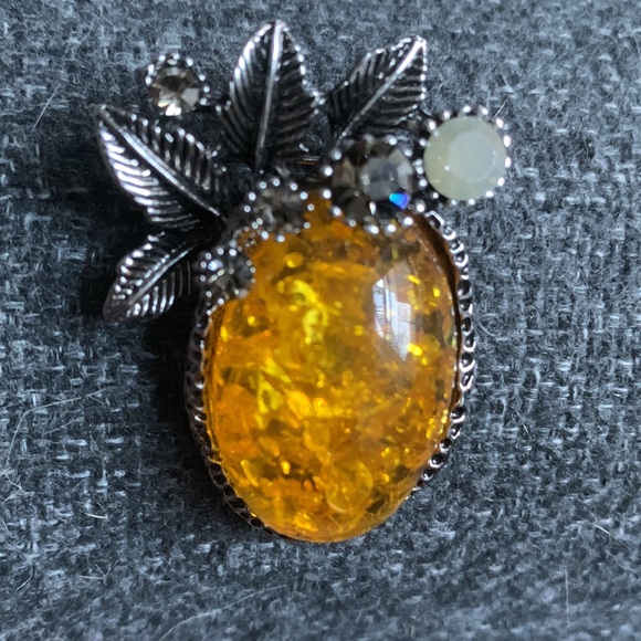 Amber brooch - Picture 4 of 7